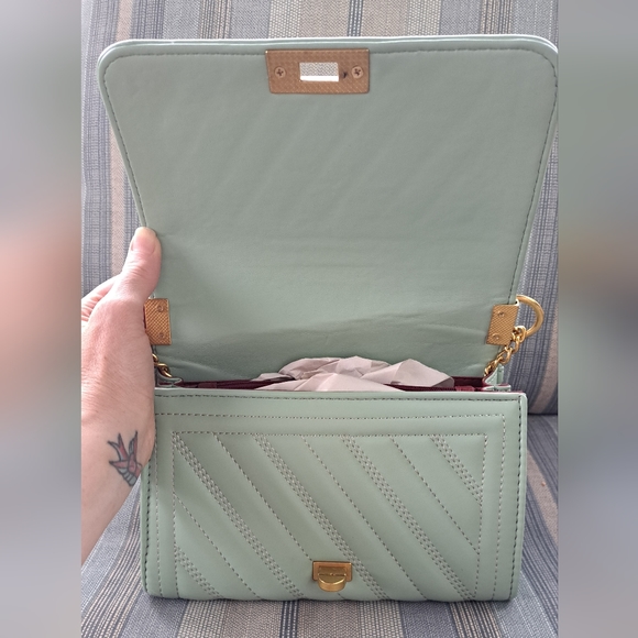 NWOT!! TRENDY CONVERTIBLE HANDBAG - Picture 6 of 10